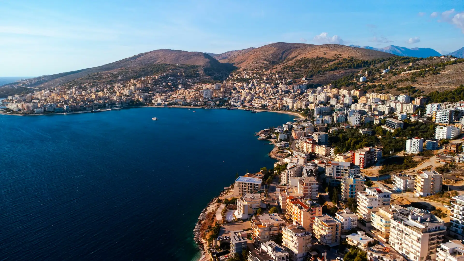 Loty do: Albania