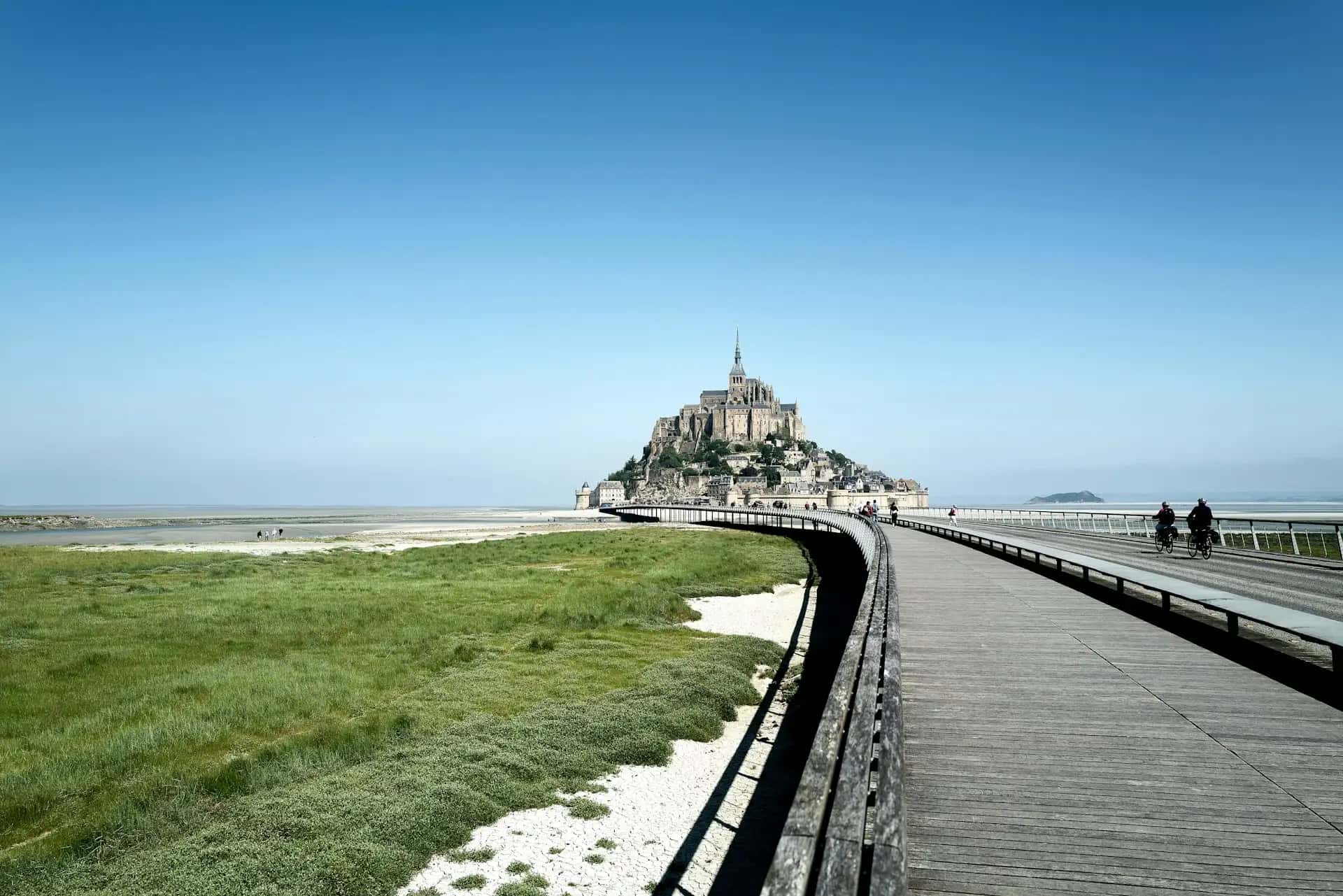 Mont Saint-Michel - popularna atrakcja turystyczna w Francja