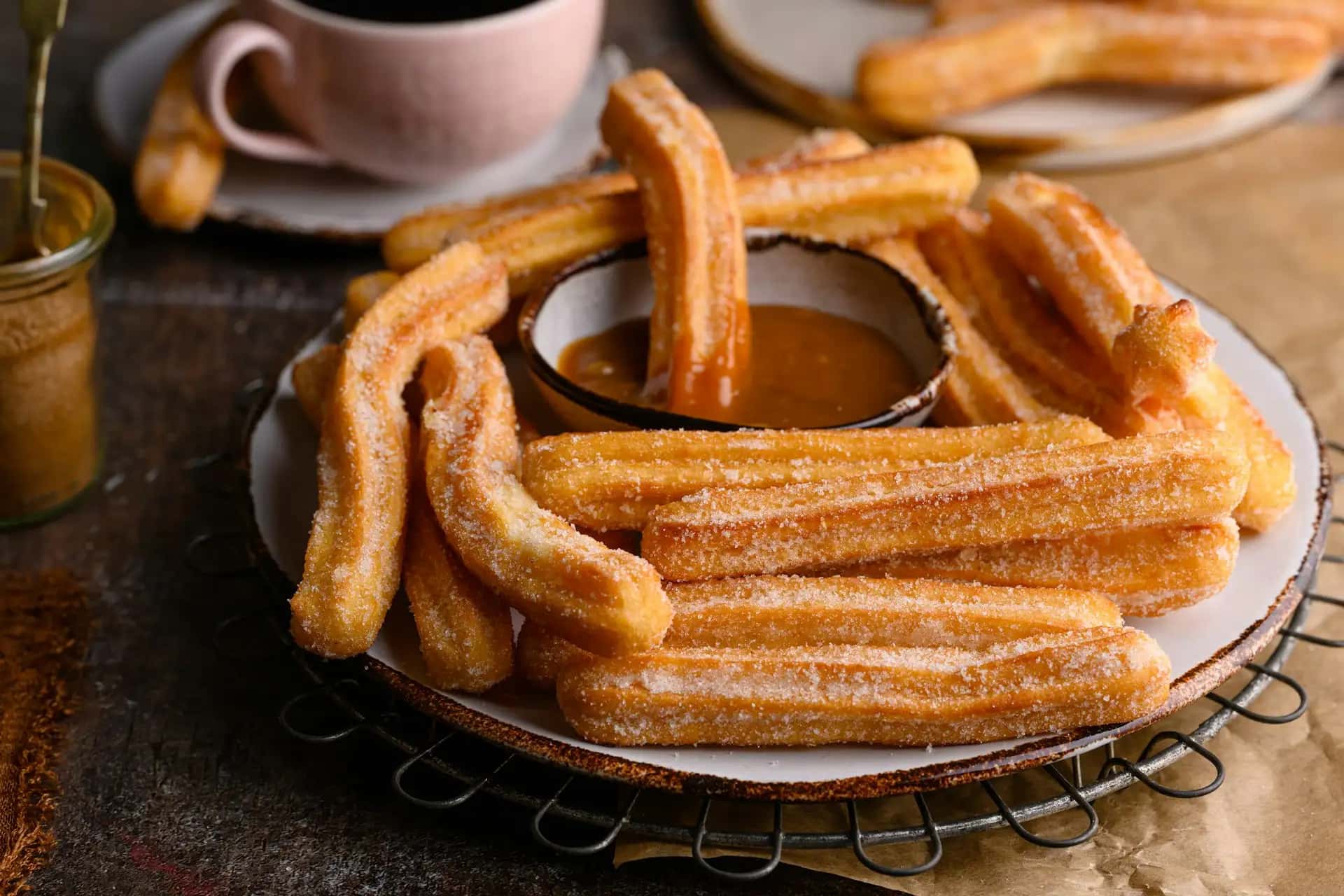 Potrawa Churros z czekoladą - tradycyjna kuchnia Hiszpania